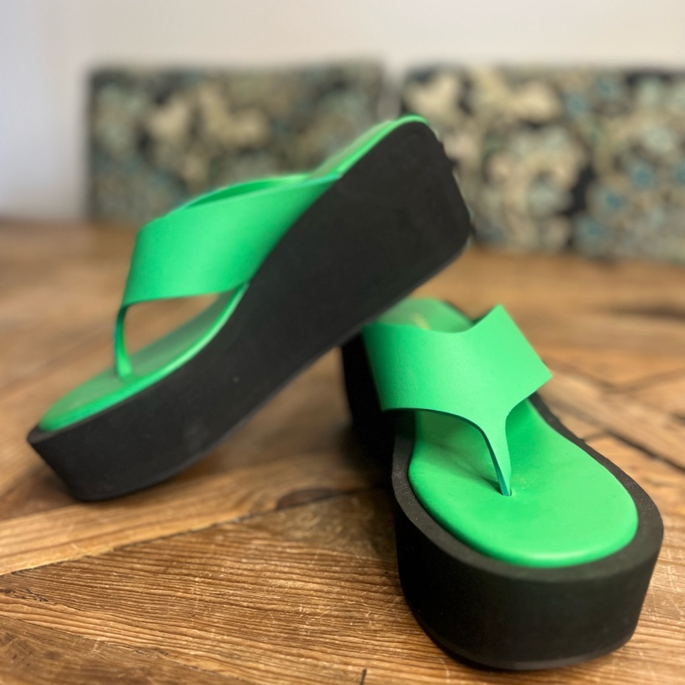 Frame Le Ocean Green Wedge Slip-on Flip Flop.